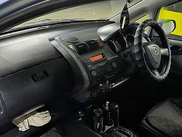 Honda: Honda Fit: 2002 г., 1.3 л, Вариатор, Бензин — 8