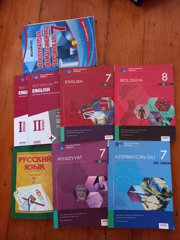Digər kitablar və jurnallar: Təzə və az işlənmiş kitablar tək biri 5 man. hamısını hötürənə biri 3