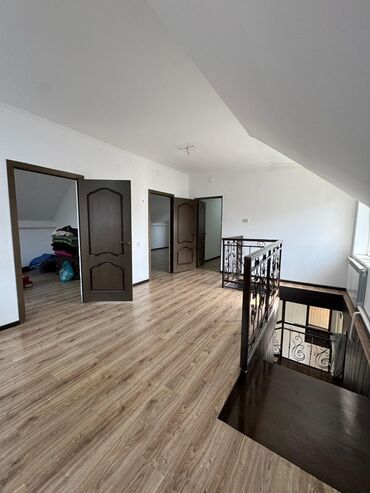 Продажа домов: Дом, 210 м², 5 комнат, Собственник, Старый ремонт — 16