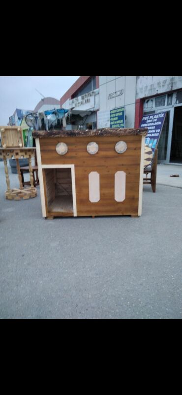 Yuvalar: Taxta it evi – əl işi - Material: tam ağac (lövhə), möhkəm karkaslı — 1