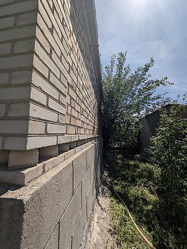 дом пр: Продаю дачу. Дом кирпичный. Стены - 1,5 кирпича. Сейсмопояс на — 3