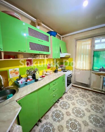 купить квартиру в 8 микрорайоне: Продается квартира в с. Сокулук, район Черемушки 🟡Комнаты: 3 🟡Этаж: 1