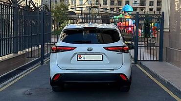 Toyota: Toyota Highlander: 2022 г., 2.5 л, Вариатор, Гибрид, Кроссовер — 4