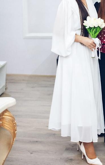 Toy paltarları və aksesuarları: Ağ rəngli zərif paltar - Model: midi uzunluqda, A-kəsimli etek - — 1
