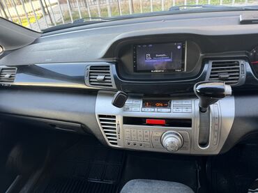 Honda: Honda Edix: 2004 г., 2 л, Автомат, Бензин, Минивэн — 8