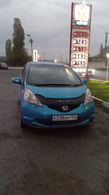 солдатики фит: Honda Fit: 2010 г., 1.3 л, Автомат, Бензин