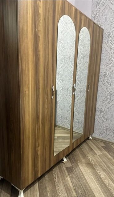 sumqayıt dolab: İşlənmiş, Açılan, 4 qapılı Düz dolab, Dolab-asılqan