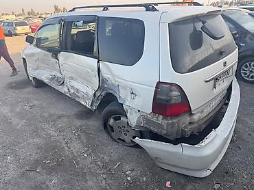 битые авто: Honda Odyssey: 2000 г., 2.3 л, Автомат, Бензин, Минивэн — 10