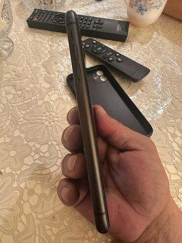 Apple iPhone: IPhone 11, 64 GB, Qara — 6