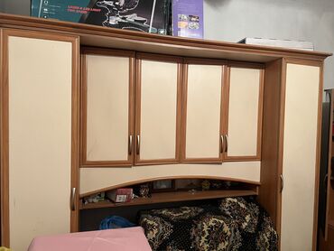 гардина для штор: Колдонулган Башка шкаф, Өзү алып кетүү