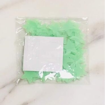 Ostali kućni dekor: Fluorescentne svetleće zvezdice za dečiju sobu
Cena:600din/50kom — 5