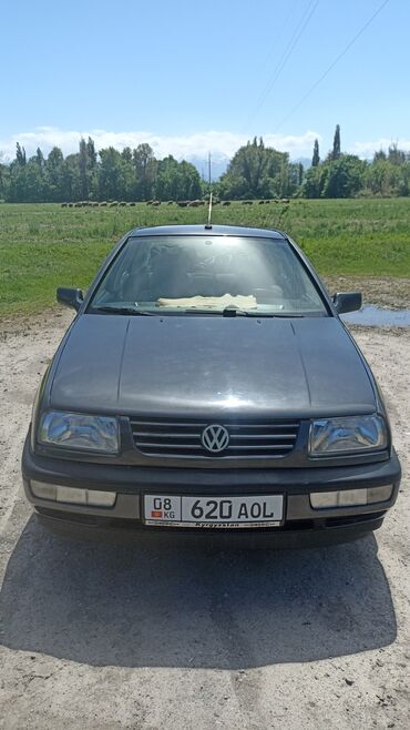 volkswagen vento: Volkswagen Vento: 1994 г., 1.6 л, Механика, Бензин, Седан