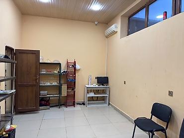 kosk icarə: Xüsusiyyətlər: - Geniş satış zalı və ayrıca istehsal/sex otaqları - — 3