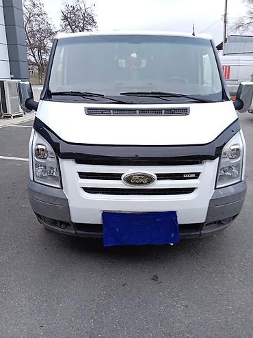 ford transit salon: Ford Transit yük furgonu - Gövdə: Ağ rəngli qapalı furgon, yan — 1