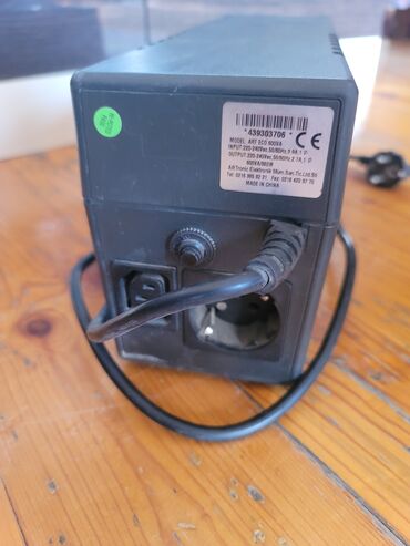ups 850w: İşlənmiş UPS, 501 - 1000 Vt, Rozetkaların sayı - 2
