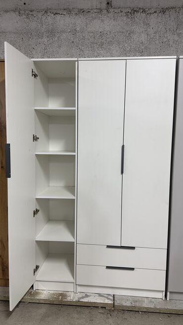 Шкафы для одежды: Качество на первом месте! Прослужит вам долгие годы! Трехдверный шкаф — 2