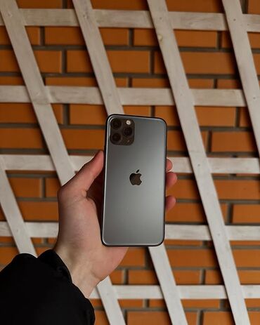 Apple iPhone: IPhone 11 Pro, Б/у, 64 ГБ, Черный, Защитное стекло, Чехол, 77 %