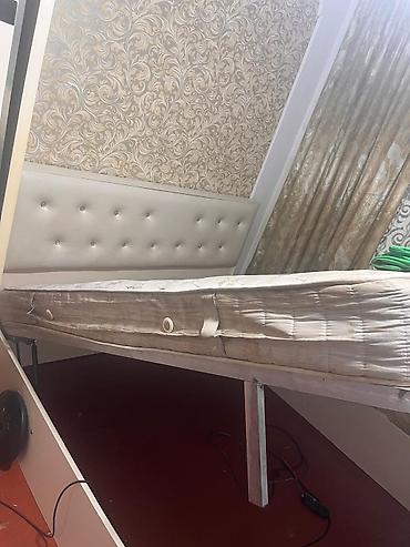 Şifonyerlər: Bazali taxt ve paltar dolabi. Orta veziyyetde. 50 azn — 2