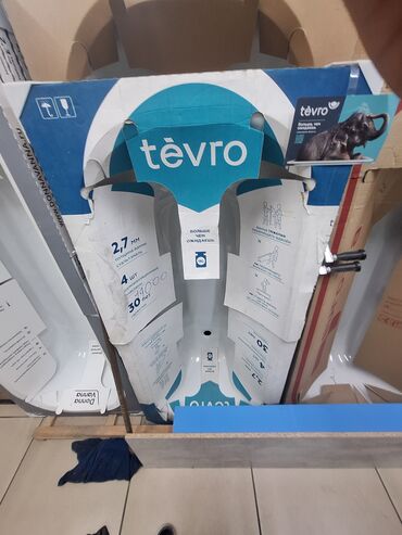 купить перфоратор недорого: Акриловая ванна Tèvro прямоугольной формы, разработанная для