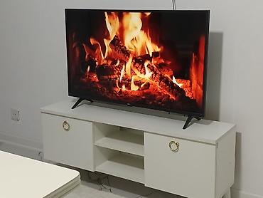 TV altlığı: Mebel: Ağ rəngdə TV stendi (TV altlığı) - Minimalist dizayn, müasir — 1
