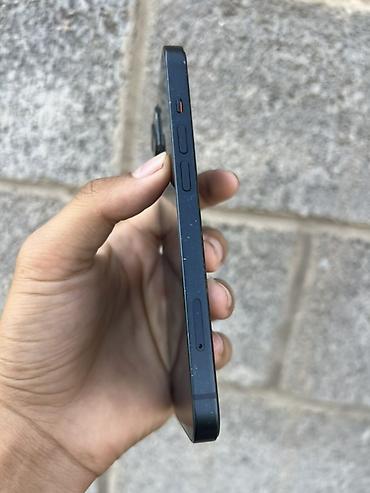 Apple iPhone: IPhone 13, цвет Midnight (чёрный) В экран есть пятно Ничего не менялся — 5