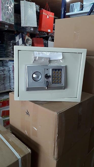 boş kasa: Seyf satilir olculeri30x30x38 sm qiymet 200 azn iki polkalidir yenidir — 1