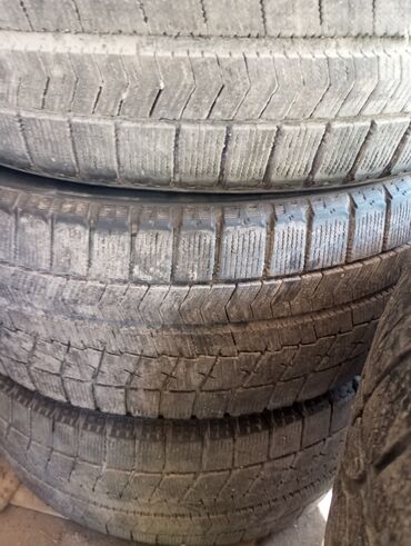 Шины: Шины 215 / 50 / R 17, Зима, Б/у, Комплект, Легковые, Япония, Bridgestone