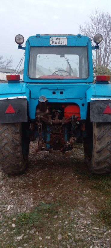 Traktorlar: Mavi rəngli təkərli traktor - Kabinli model, ön egzoz borusu və tavan — 8