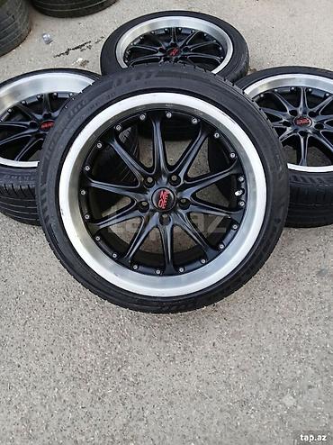 e klass: Колеса в сборе 255 / 40 / R 18, Всесезонная, Б/у, Комплект, Легковые, Литые, отверстий - 5 — 1