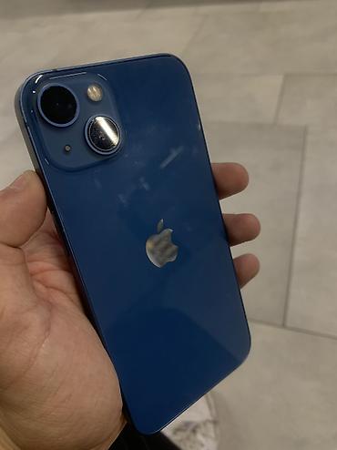 Apple iPhone: IPhone 13, Б/у, 128 ГБ, Голубой, Защитное стекло, Чехол, 85 % — 1