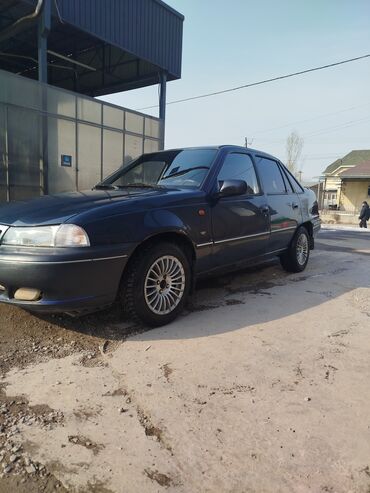 телевизор daewoo: Daewoo Nexia: 2004 г., 1.5 л, Механика, Бензин, Седан