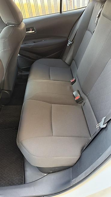 икс трейл: Toyota Corolla: 2022 г., 1.8 л, Вариатор, Гибрид, Седан — 6