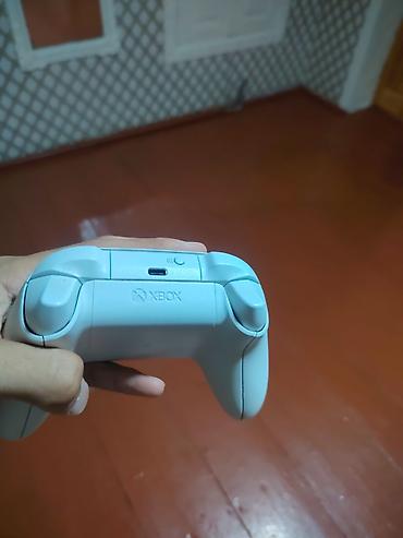 oyun direksiyonu: Xbox Series S oyun konsolu – xüsusi tematik vinil örtüklə Komplekt: - — 7
