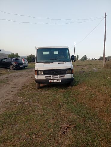 грузовой мерседес до 3.5 тонн: Легкий грузовик, Mercedes-Benz, Дубль, 2 т, Б/у