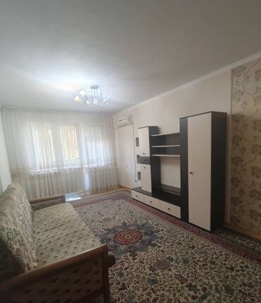 дом с бизнесом: 2 бөлмө, 43 кв. м, 104-серия, 4 кабат, Косметикалык ремонт