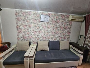 купить офисное кресло бишкек: Срочно прожаю комплект 2 кресла и диван. диван раздвижной. отличное