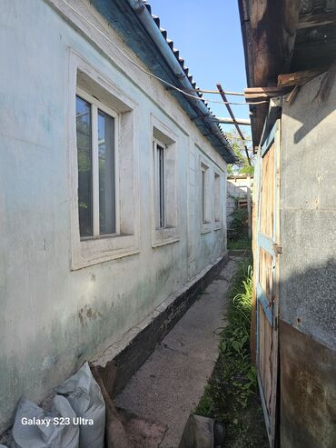 кызыл аскер дом продажа: 50 м², 4 комнаты, Старый ремонт Без мебели