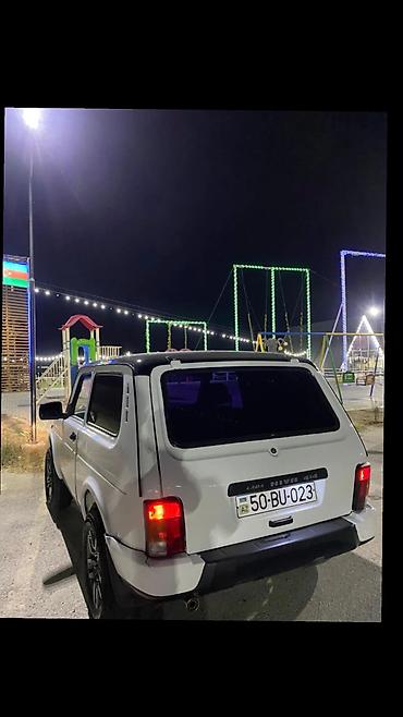 maşin satişi: Satılır: Yolsuzluq üçün əlverişli 3 qapılı kompakt SUV - Kuzov: ağ — 4