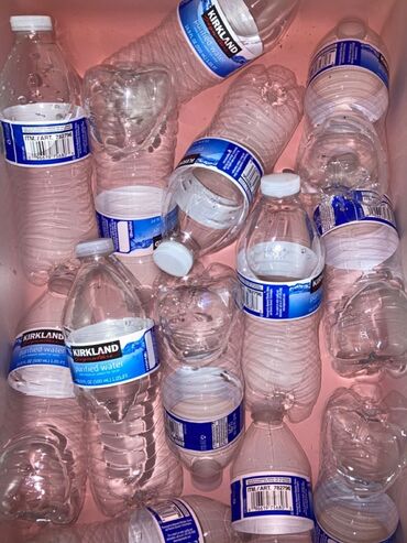 пластик бутылки: Пластиковые бутылки, даром! 
Почти 3 мешка