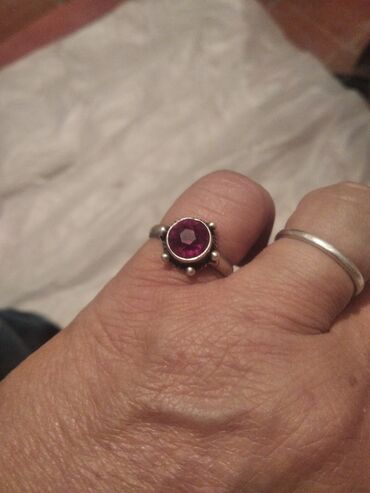 кольцо обнимашка руки: Колечко с рубином серебро