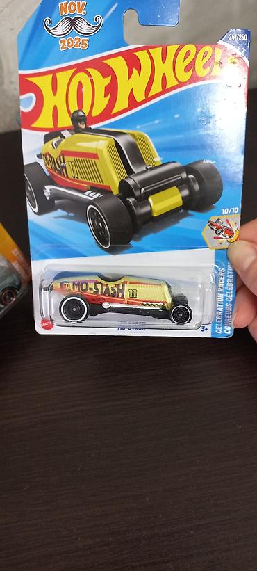 Модели автомобилей: Набор коллекционных машинок Hot Wheels (масштаб 1:64) в блистерах — 2