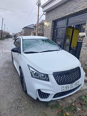 maşın üçün kamera: Chevrolet Cruze: 1.4 l | 2015 il 295 km Sedan — 5