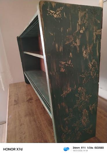 Police: Restaurirana zidna polica od punog drveta – ručno rađena — 10