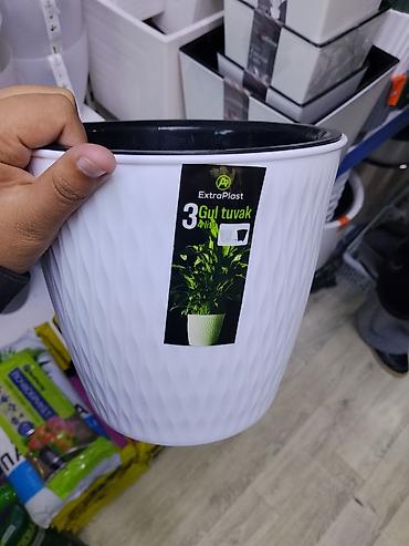 горшок для цветов 20л: Пластиковый цветочный горшок ExtraPlast, объем 4 литра. - Цвет: белый — 1