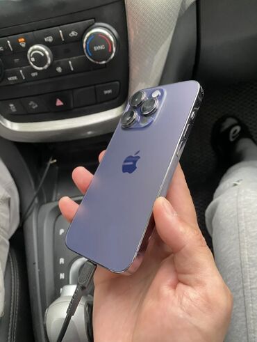 Apple iPhone: IPhone 14 Pro, Б/у, 256 ГБ, Deep Purple, Защитное стекло, Чехол, Коробка, 90 %