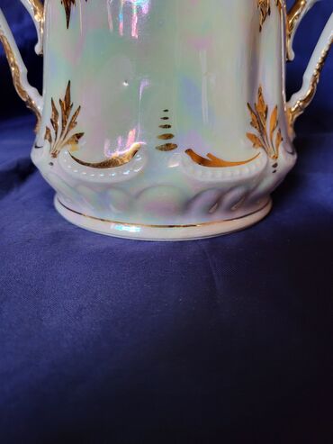 Ostalo posuđe: Bombonijera 1914 do 1918g. porcelan,sedef glazura. Bombonijera je na lalafo.rs — 2 Ostalo posuđe: Bombonijera 1914 do 1918g. porcelan,sedef glazura. Bombonijera je — 2