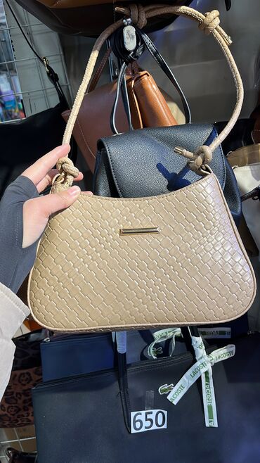 Классические сумки: Все по 700 — 15