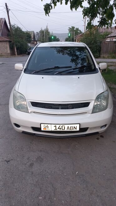 тайота приус v: Toyota