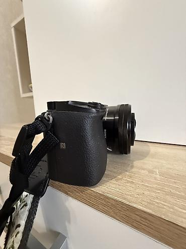 Фото и видеокамеры: Sony A6400 + 16–50mm OSS | Полный комплект Камера куплена около года — 5