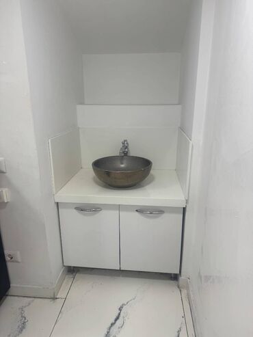 Sifarişlə ofis kresloları: Yuxarıda göstərilən bütün mebellərin ümumi qiyməti 1800 AZN təşkil — 17